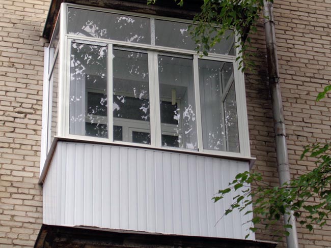 Остекление балкона в сталинке - сталинском доме Бронницы