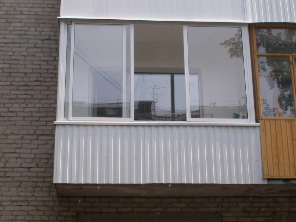 Установка пластиковых окон на балконе: остекление лоджии Бронницы